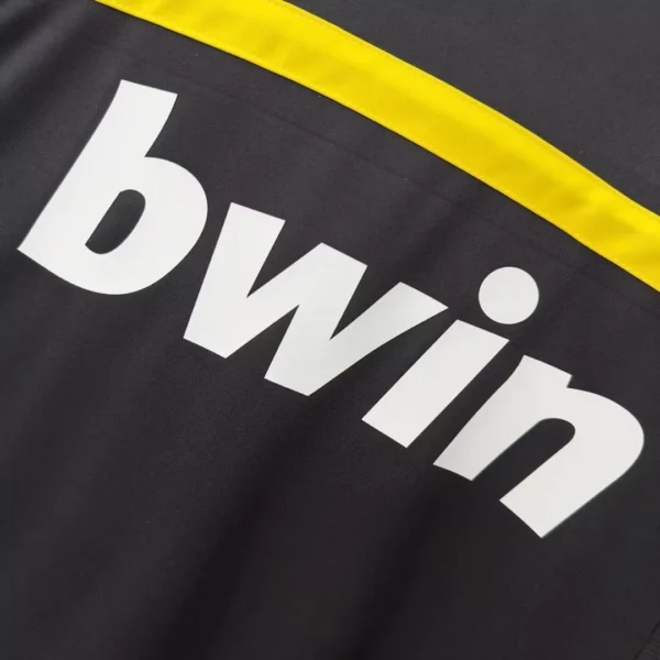 2011-12 Real Madrid Goalkeeper Black – Best Alternative to Nike Replica Jersey